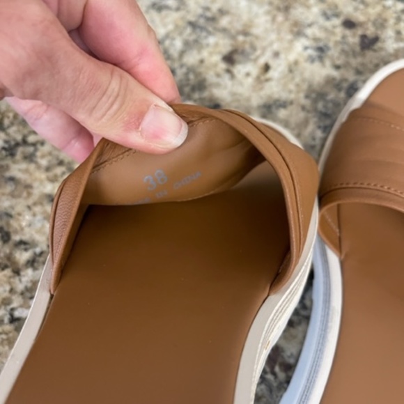 Tan See By Cole Platform Slide Sandal, size 8, Excellent Condition - Picture 3 of 7